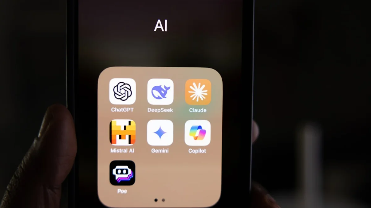 AltmanとIveの新AI、iPhoneより穏やかな選択肢