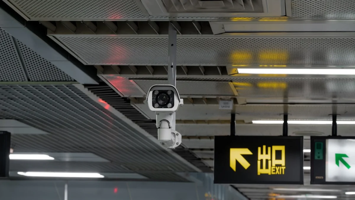 CBPがClearviewと契約：数十億画像が現場へ