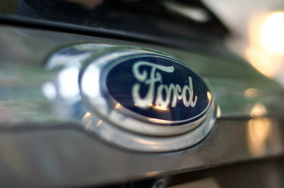 Ford、AI 頼みの品質管理に失敗——ベテランエンジニア 350 人を再雇用で巻き返し