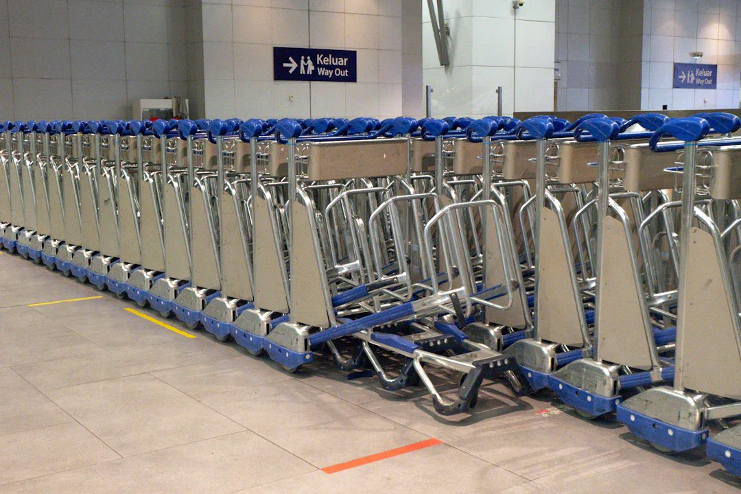 羽田空港での日本航空ロボット導入テスト：ヒューマノイドロボットが荷物運搬を試験