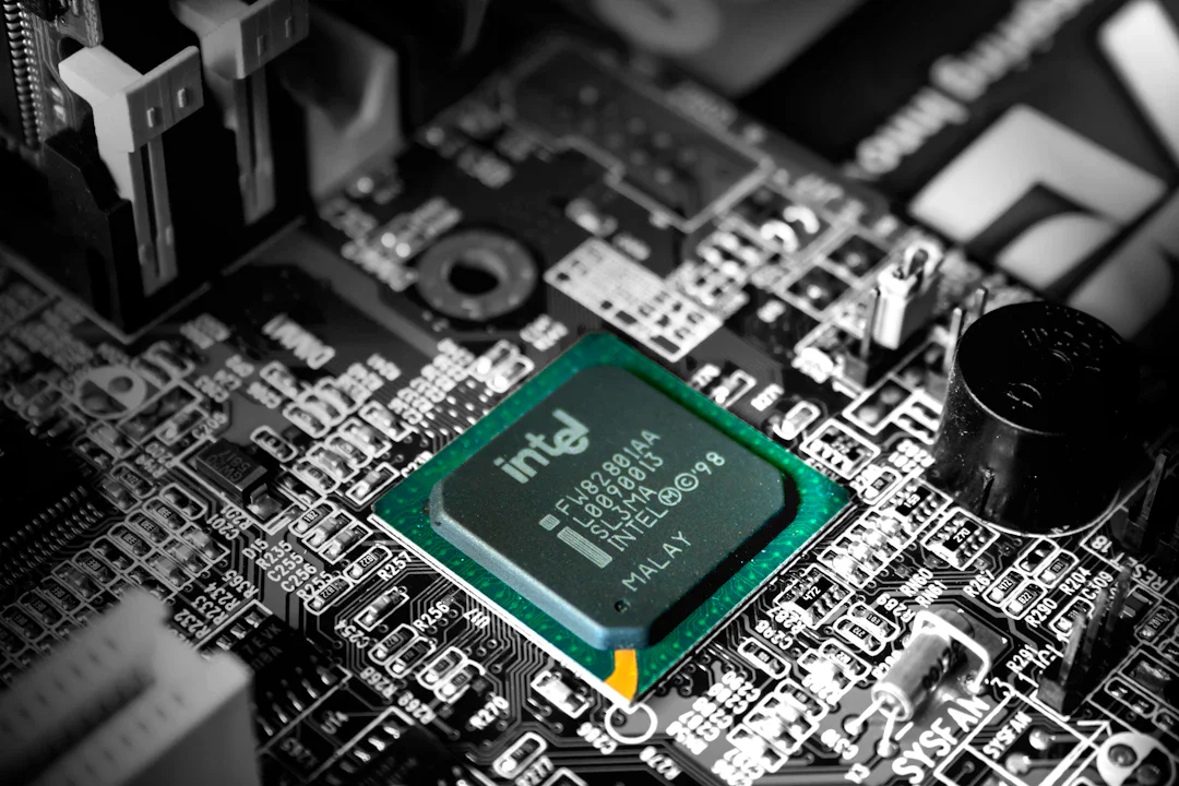Intel、マスクのTerafab 計画に参加——テキサス半導体工場へ