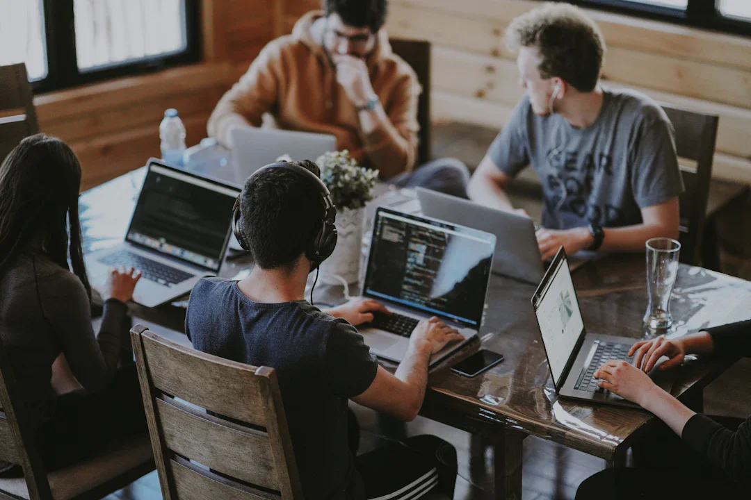 Jack Dorsey の Buzz がリリース、Slack と GitHub を1つのプラットフォームに統合、人間と AI エージェントが同じ会話に