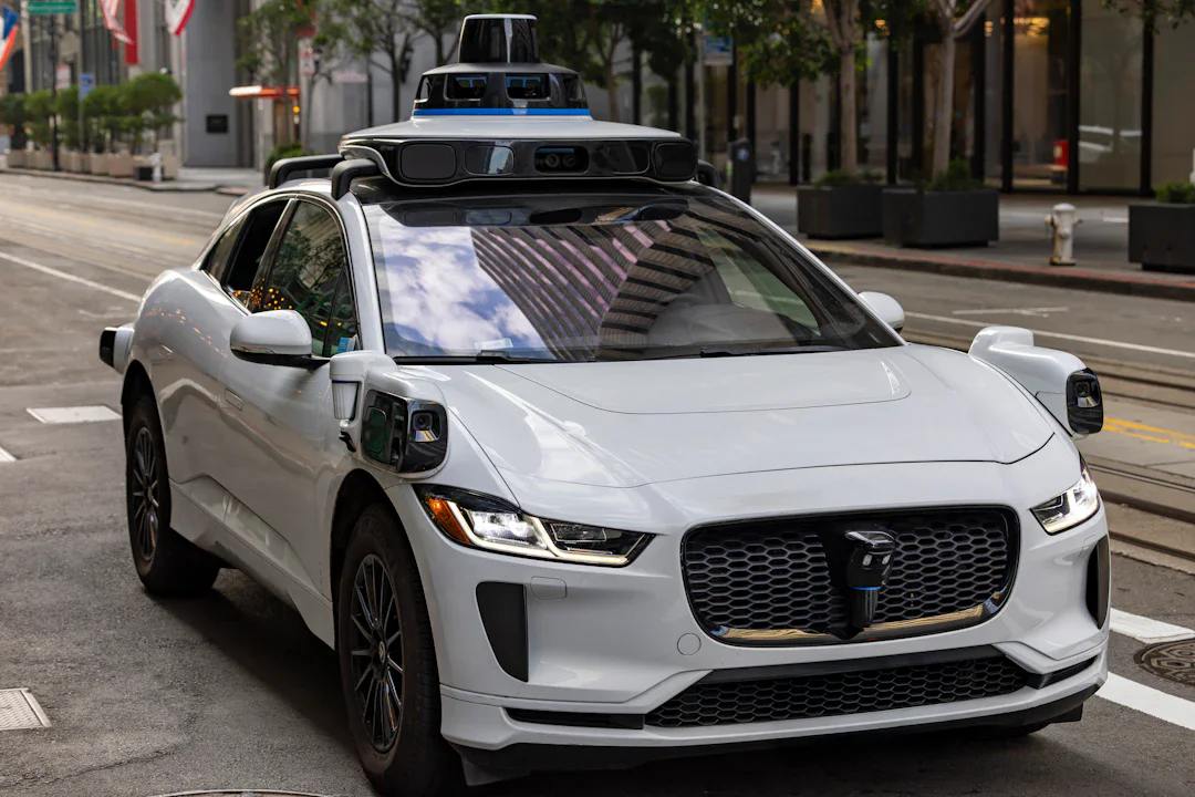 Microsoft と Stellantis、AI で車主向けサービス拡張——Jeep・Peugeot に提供