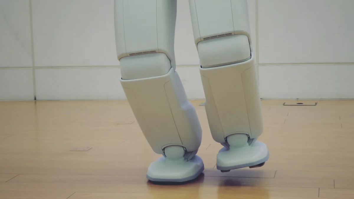 ノースウェスタン発　傷を復元する脚型メタマシン