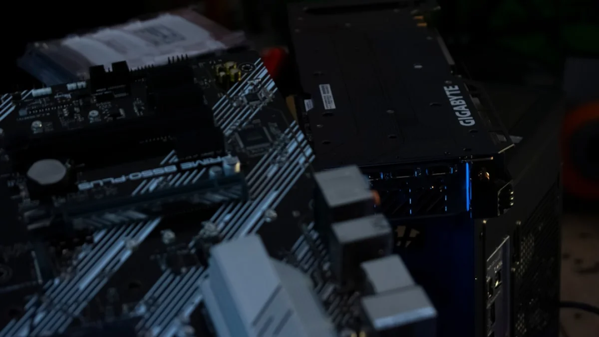 NVIDIA H200をTSMCで増産 中国導入が揺れる