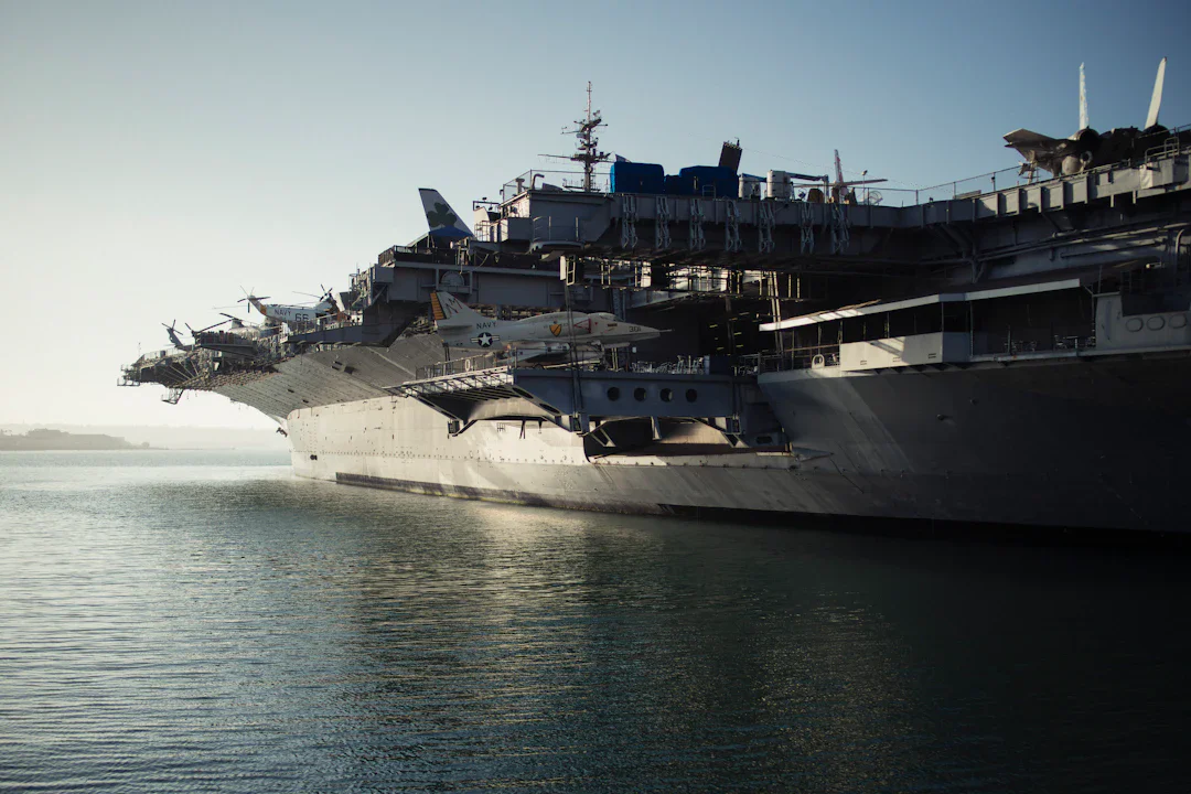 米海軍が発表した「AI-first 艦隊」戦略──データから軍事行動までの自動化サイクル、2027年から本格展開