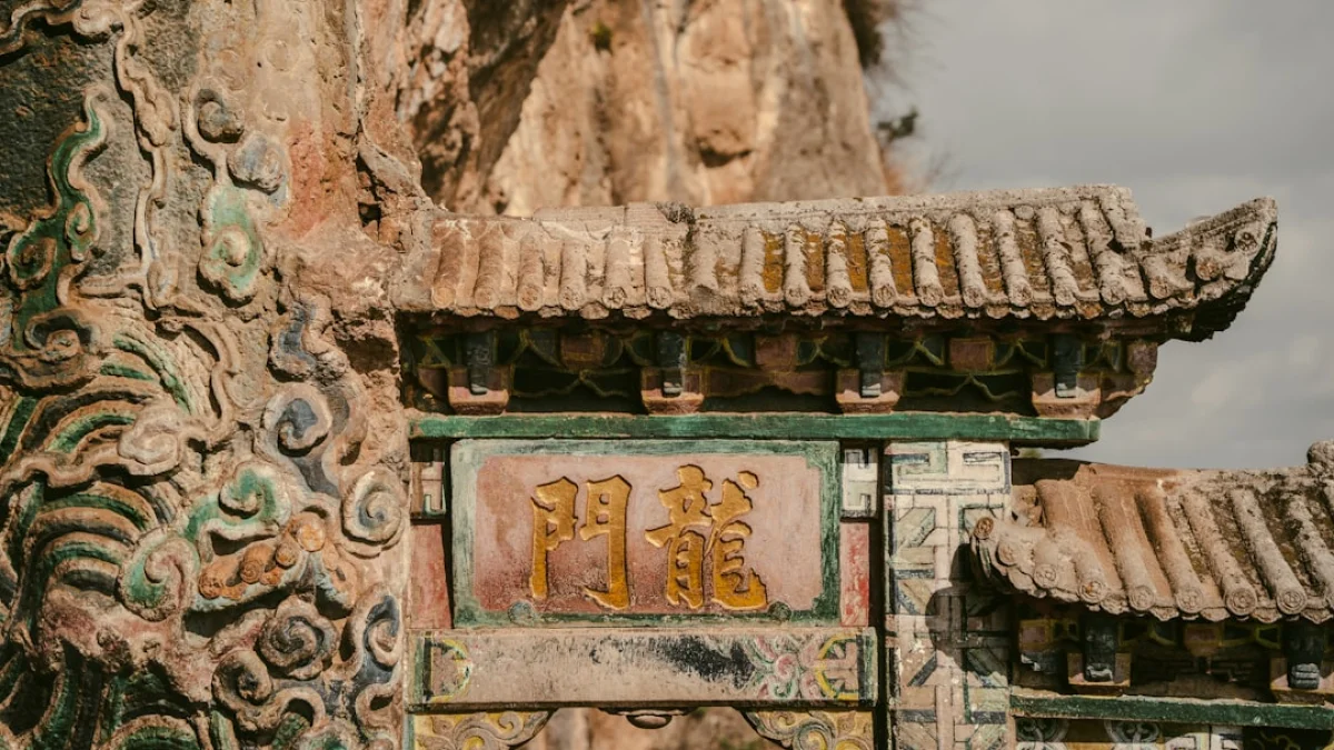 Qwen-Image-2.0で古代文字と資料を精密再現