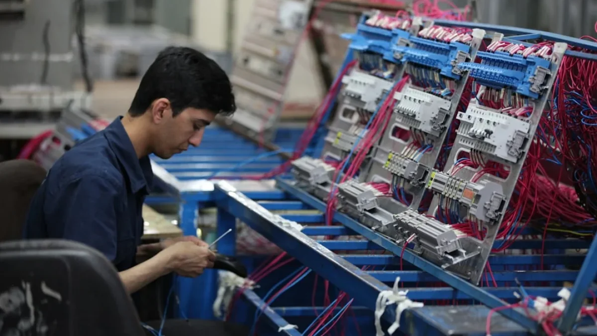 優先チップ論争：Amazonらの支持の真意