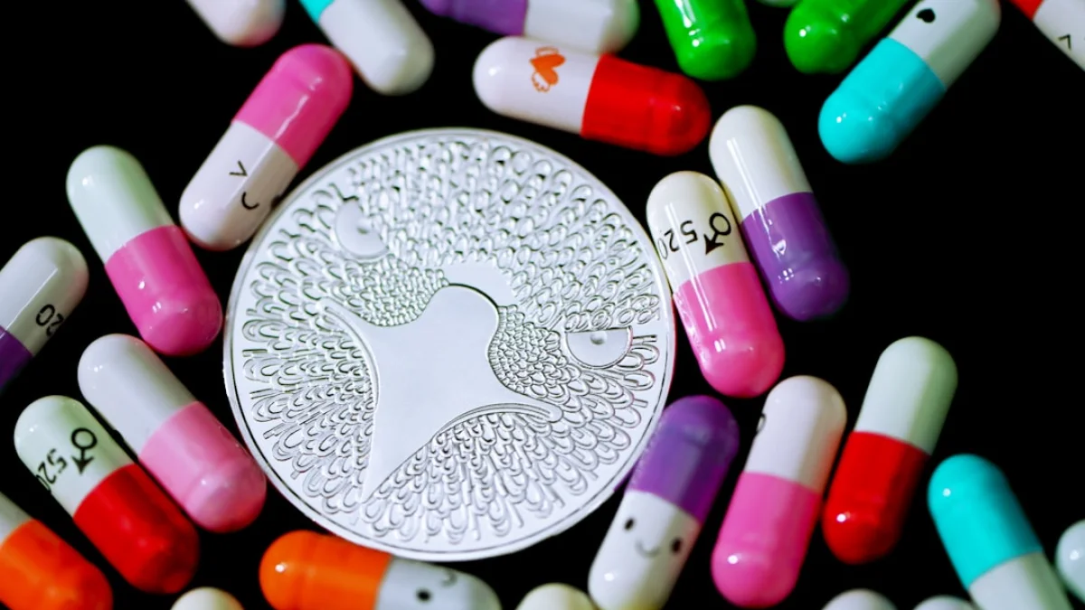 チャットボットで薬物体験を売る市場の現実