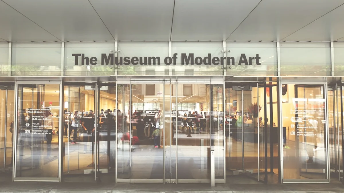 再開したニューミュージアム：拡張と新展覧