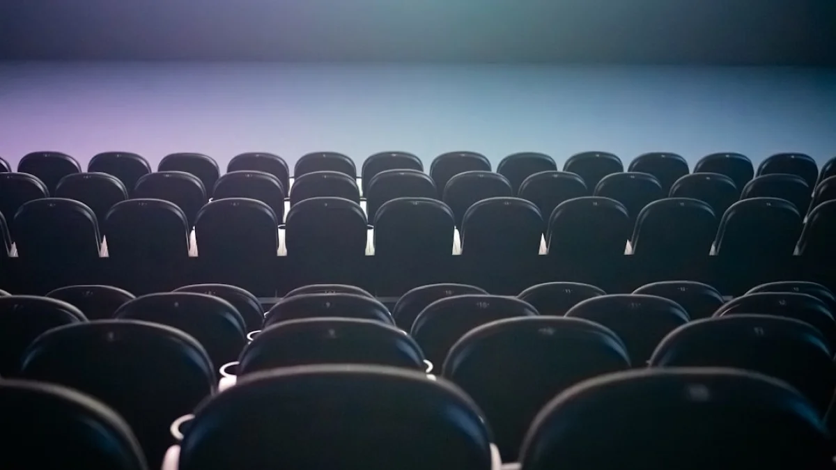 7.5時間の『Sátántango』が教える没入体験