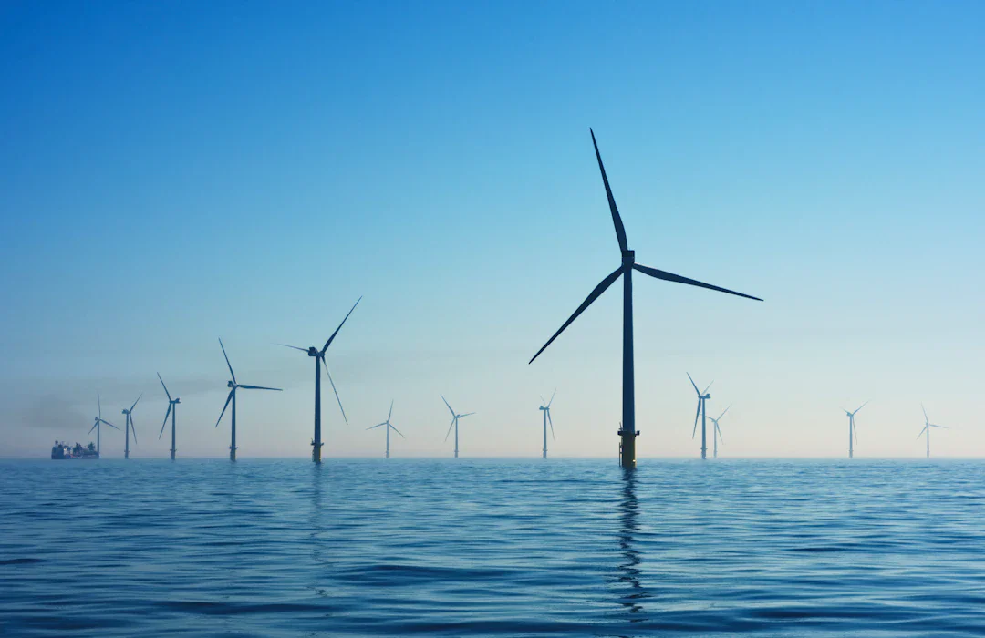 世界初の風力洋上データセンター、中国・上海で稼働開始——AI電力危機への対応策